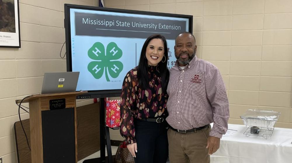 Kelsey Martin and Lemon Phelps presenting about 4-H and MSU-Ext at the Holly Springs Library.